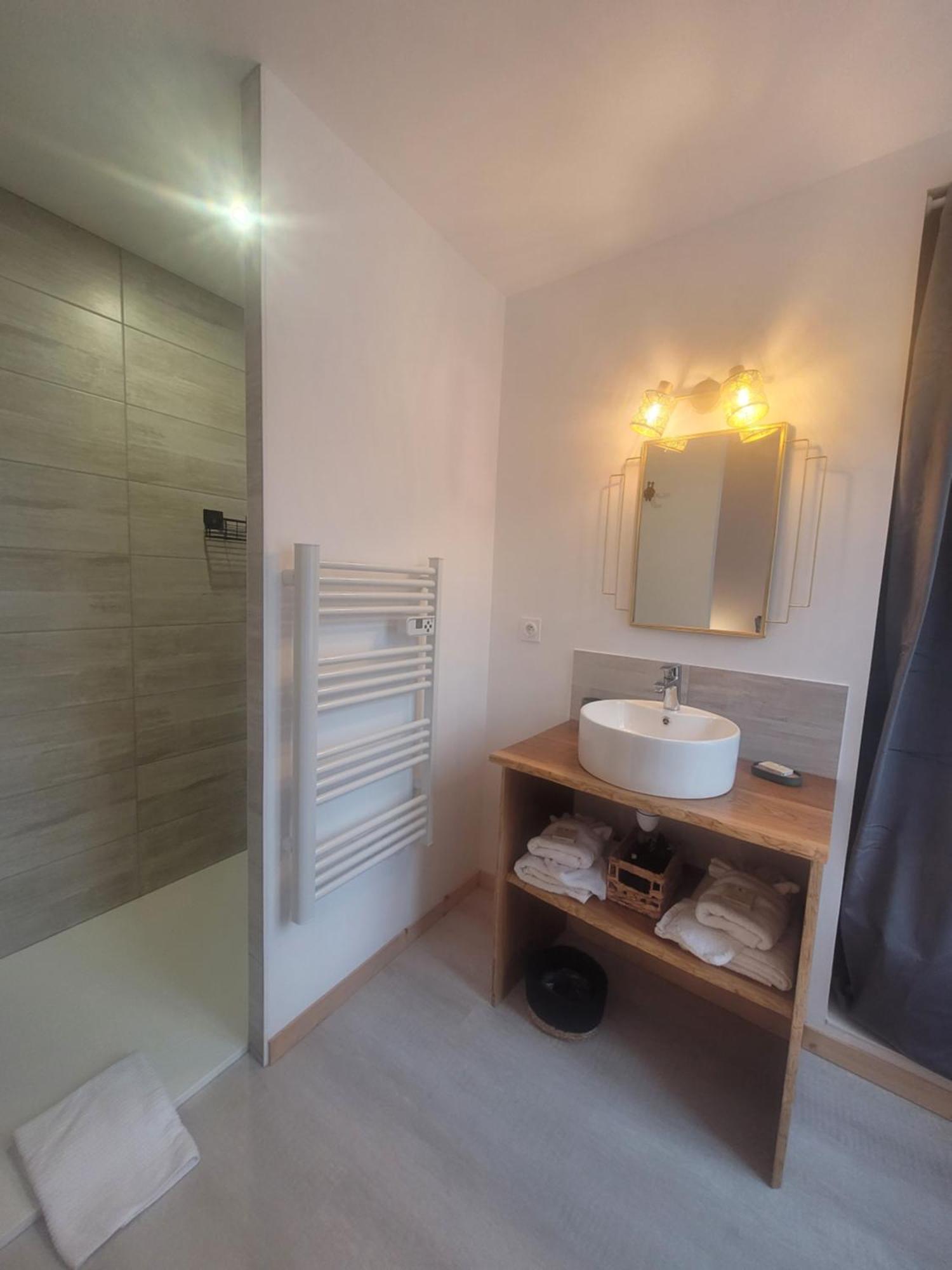 Hotel Lekker Slaap Parthenay Exteriér fotografie